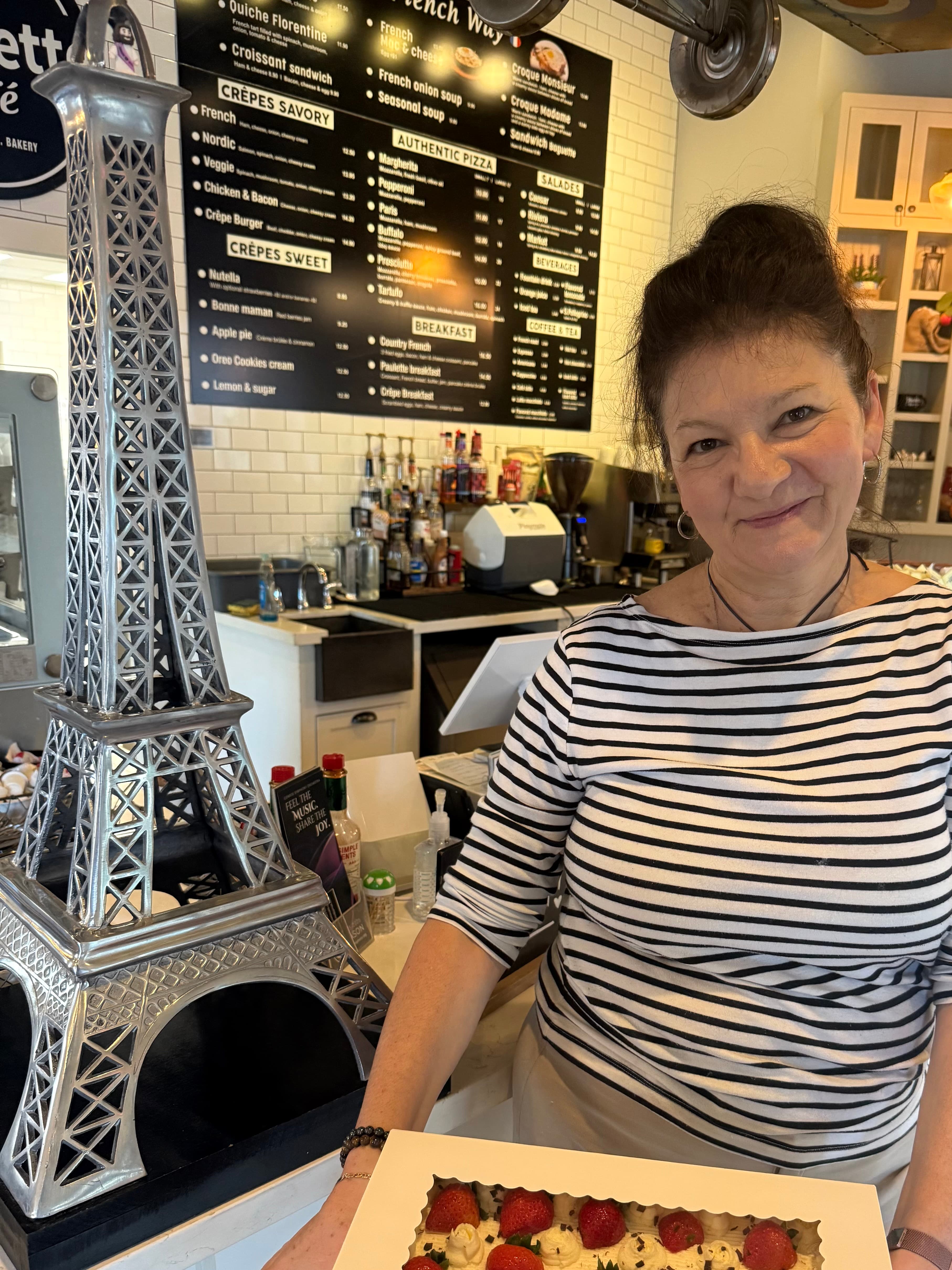 Paulette Café interior